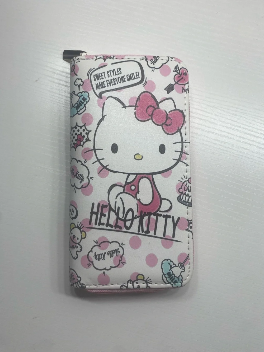 Sanrio Hello Kitty Pink and White Zippered Wallet